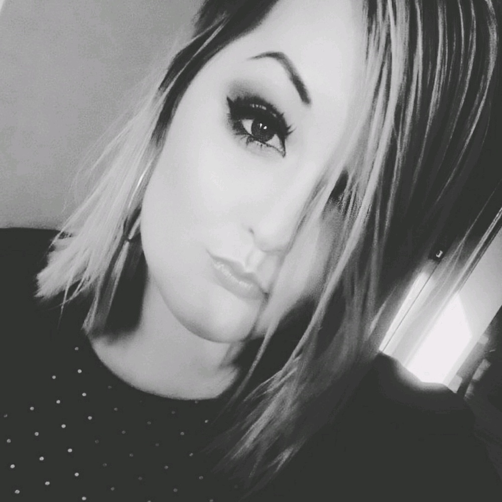 Meet your Posher, Destinee